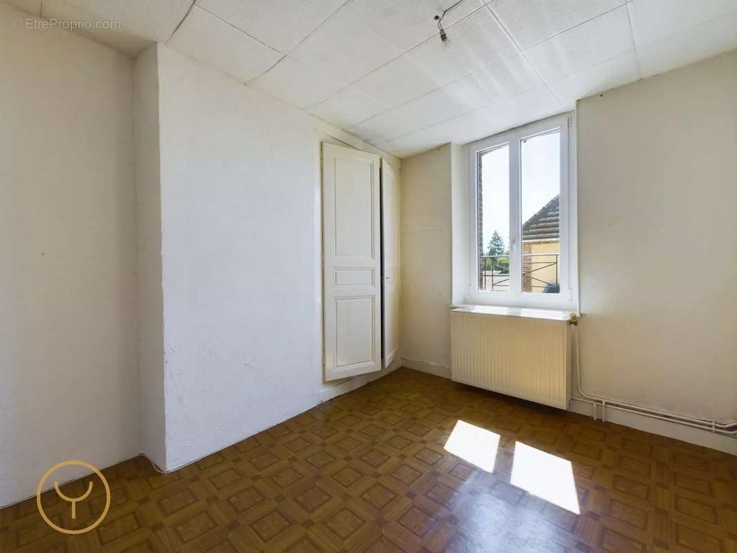 Appartement à AIX-EN-OTHE