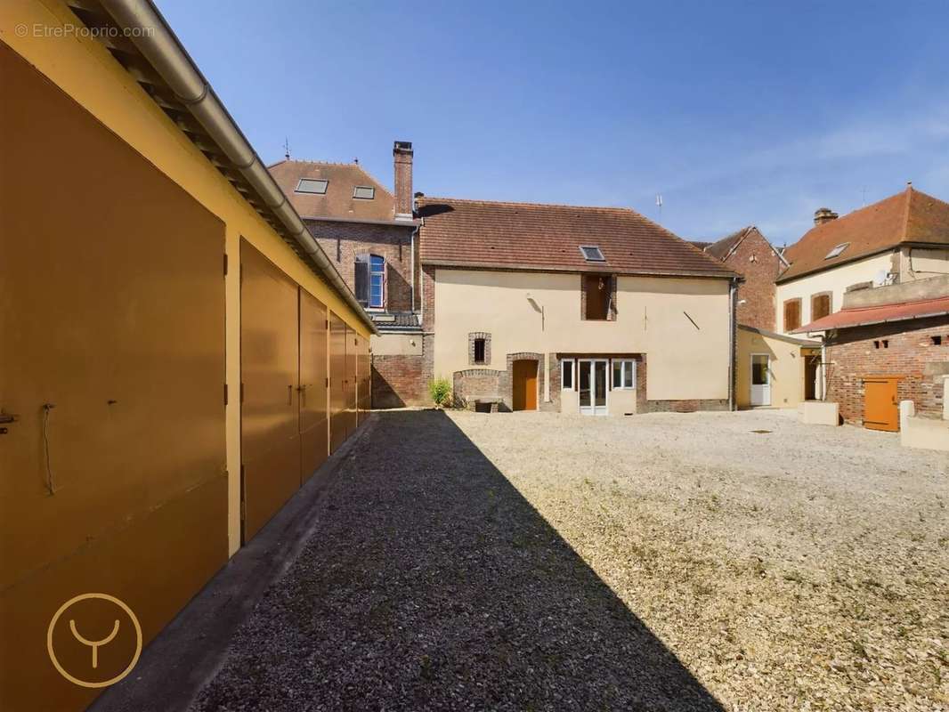 Appartement à AIX-EN-OTHE