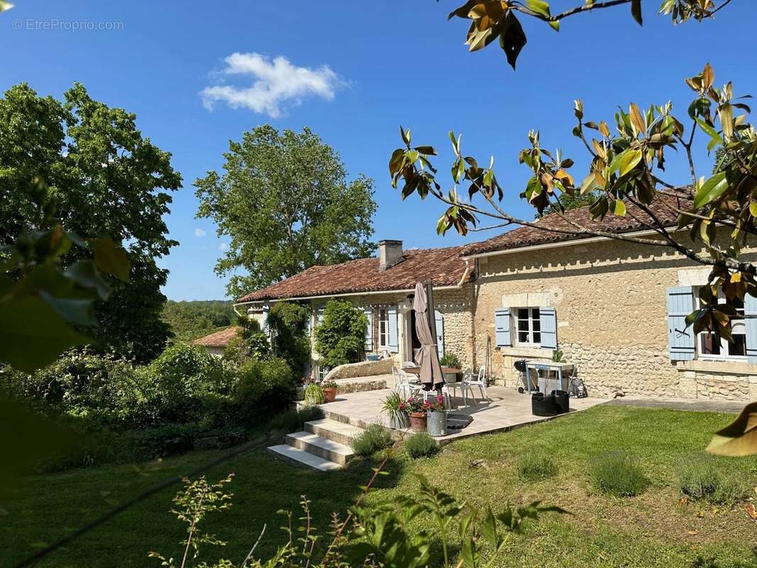 Maison à AUBETERRE-SUR-DRONNE