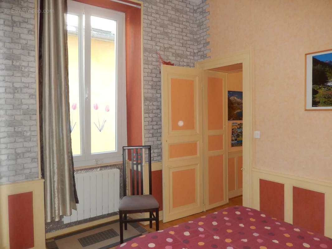 Appartement à EAUX-BONNES