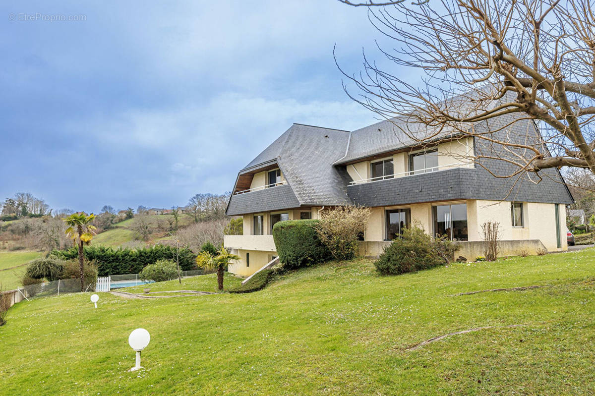 Maison à SERRES-CASTET