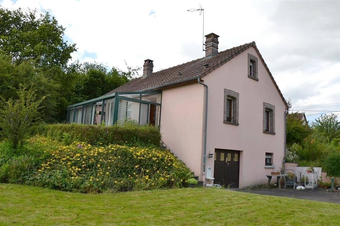 Maison à SAINTE-GAUBURGE-SAINTE-COLOMBE