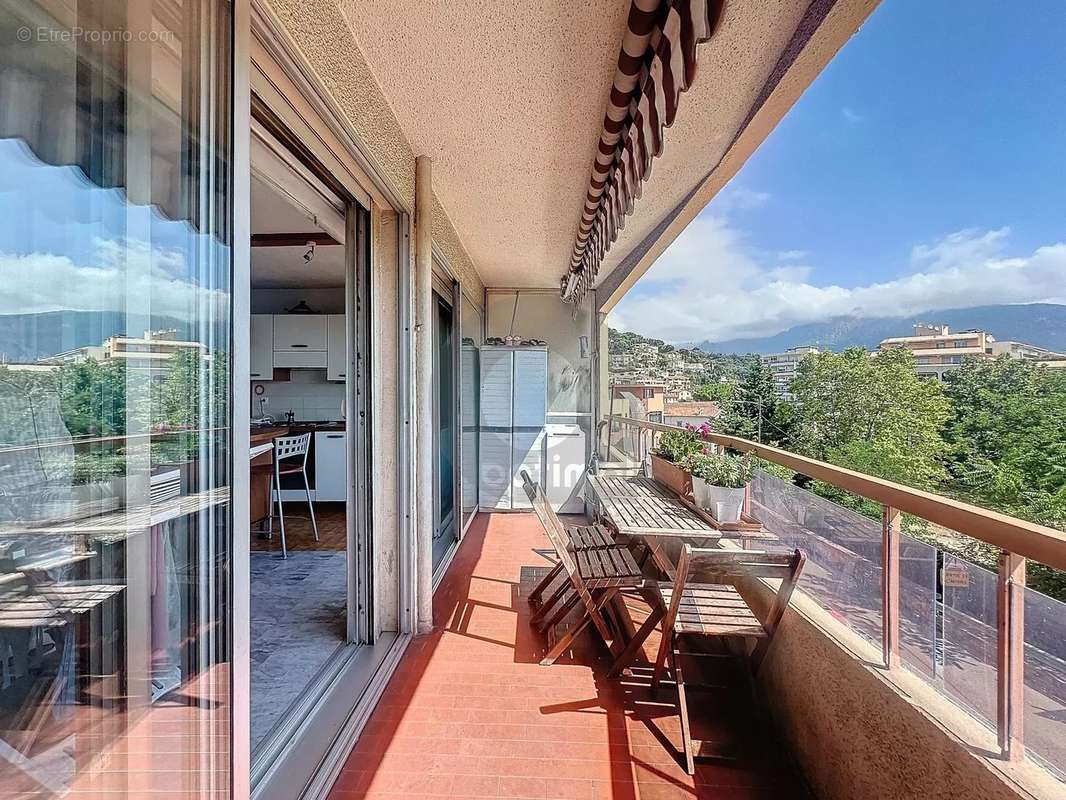 Appartement à ROQUEBRUNE-CAP-MARTIN