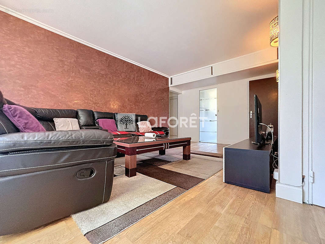 Appartement à CLICHY-SOUS-BOIS