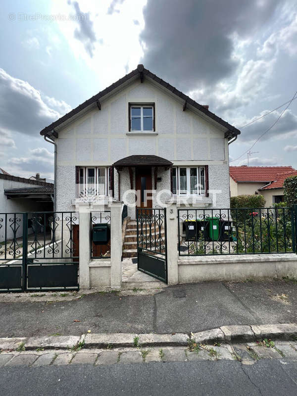 Maison à SAVIGNY-SUR-ORGE