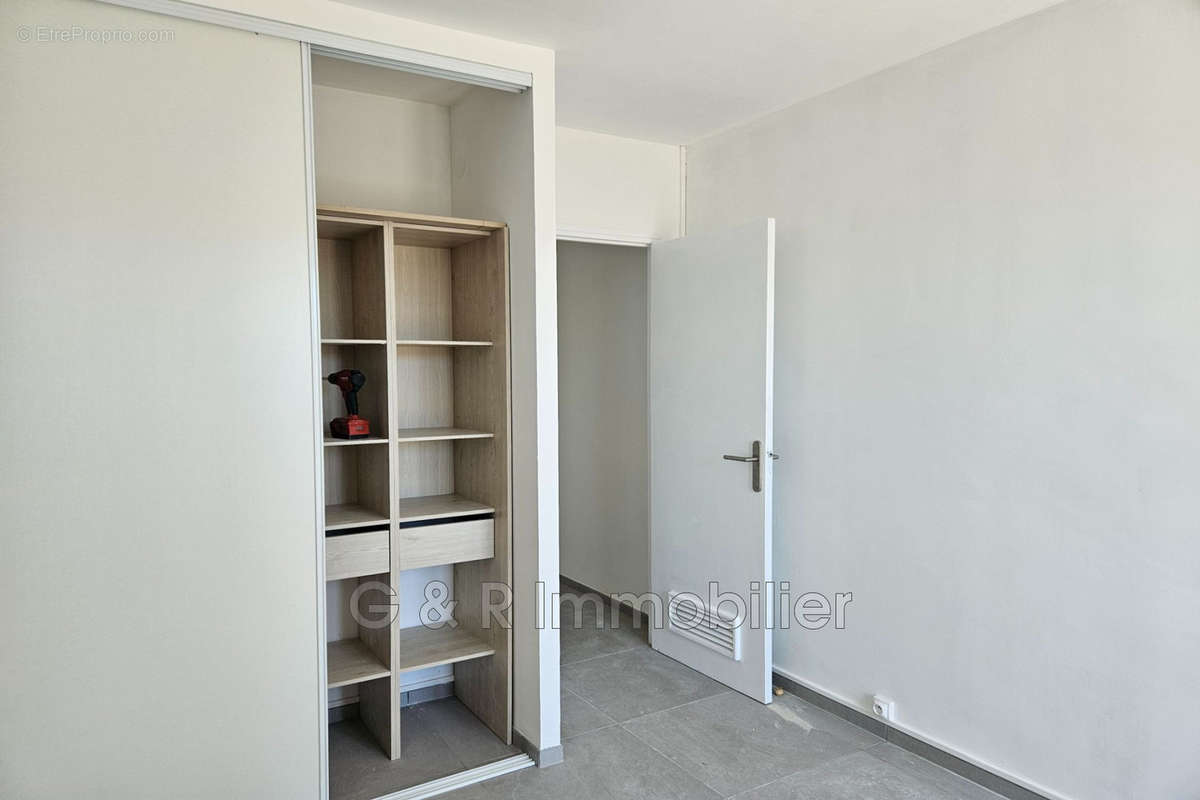 Appartement à MARSEILLE-4E