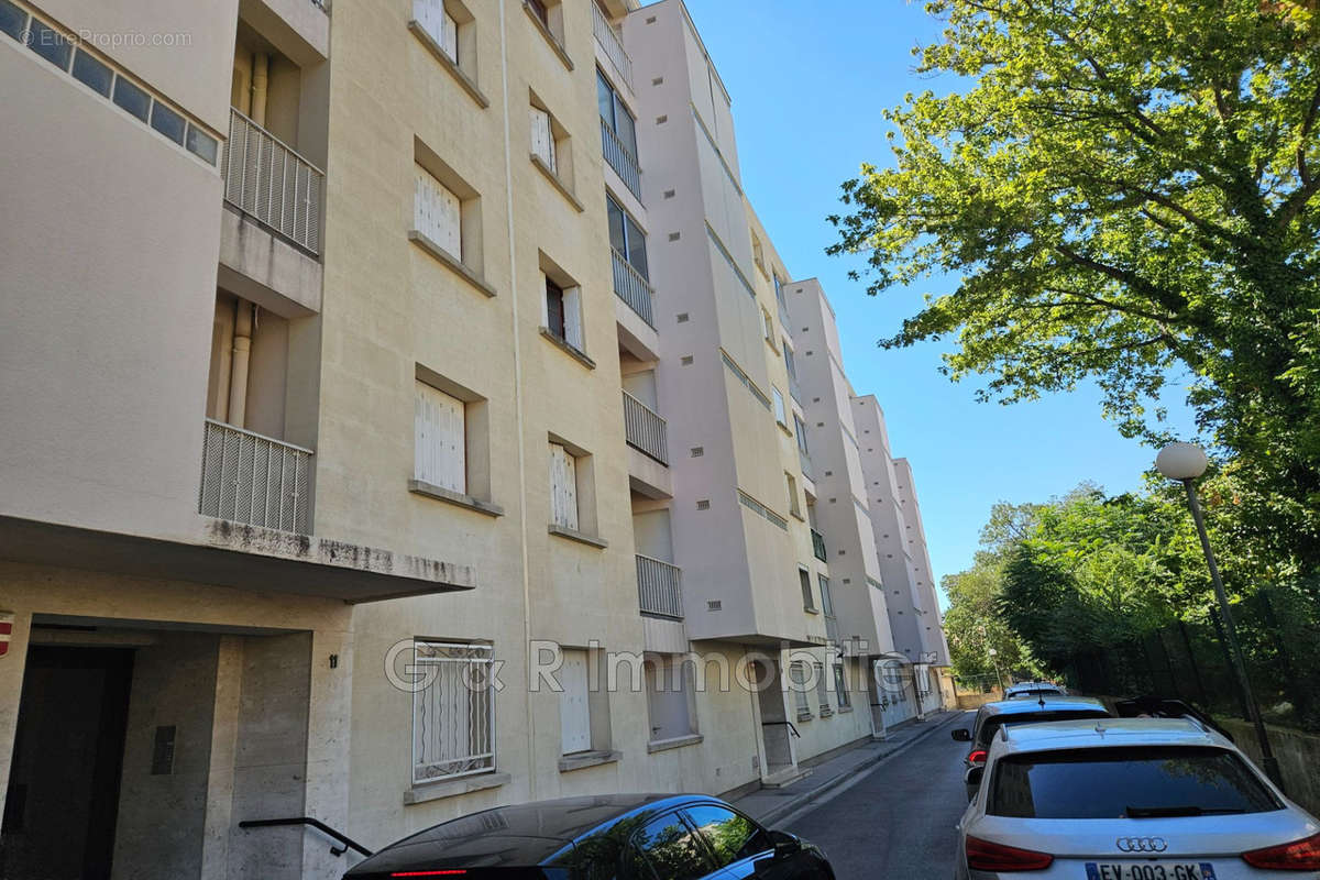 Appartement à MARSEILLE-4E