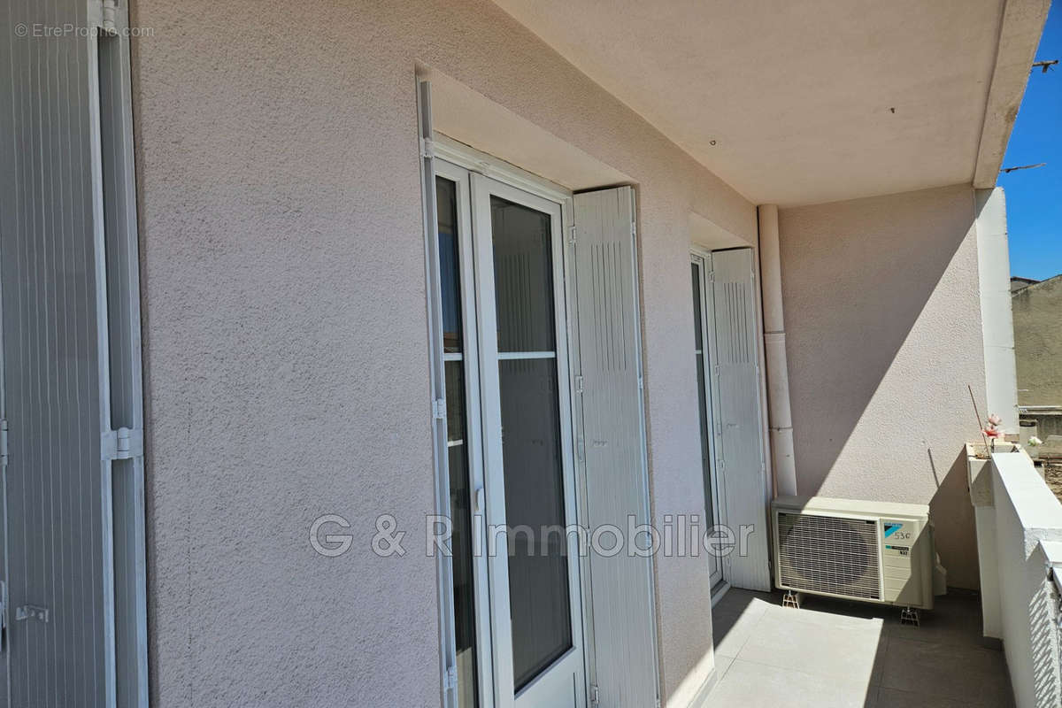 Appartement à MARSEILLE-4E