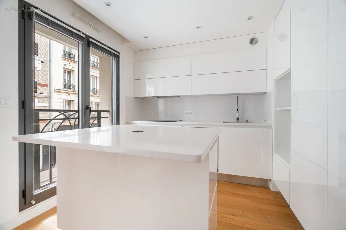 Appartement à LEVALLOIS-PERRET