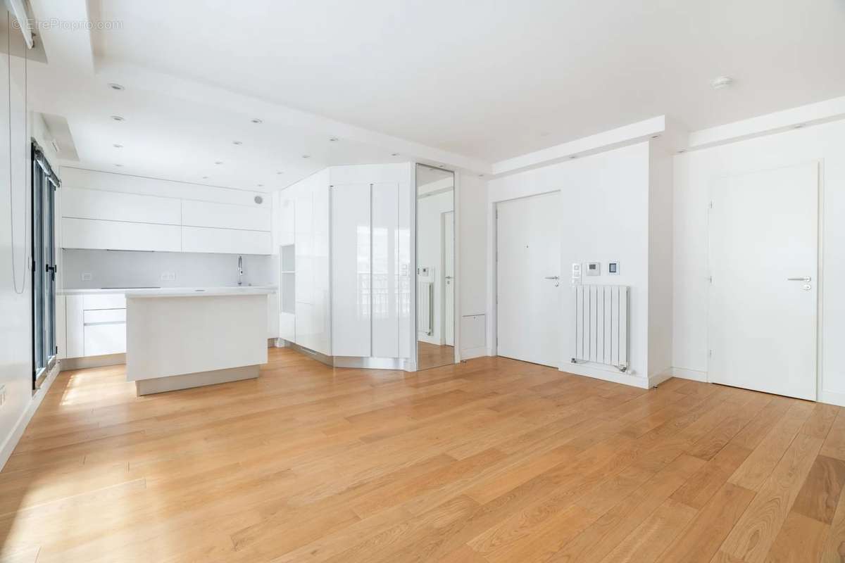 Appartement à LEVALLOIS-PERRET