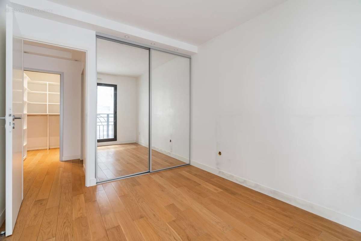 Appartement à LEVALLOIS-PERRET