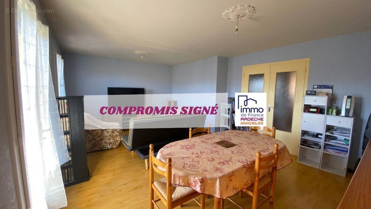 Appartement à PRIVAS