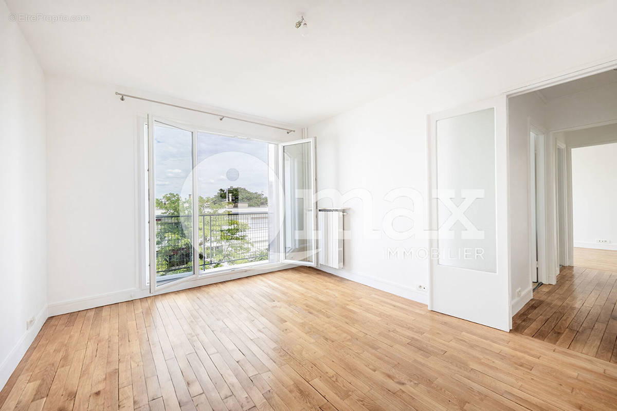 Appartement à COURBEVOIE