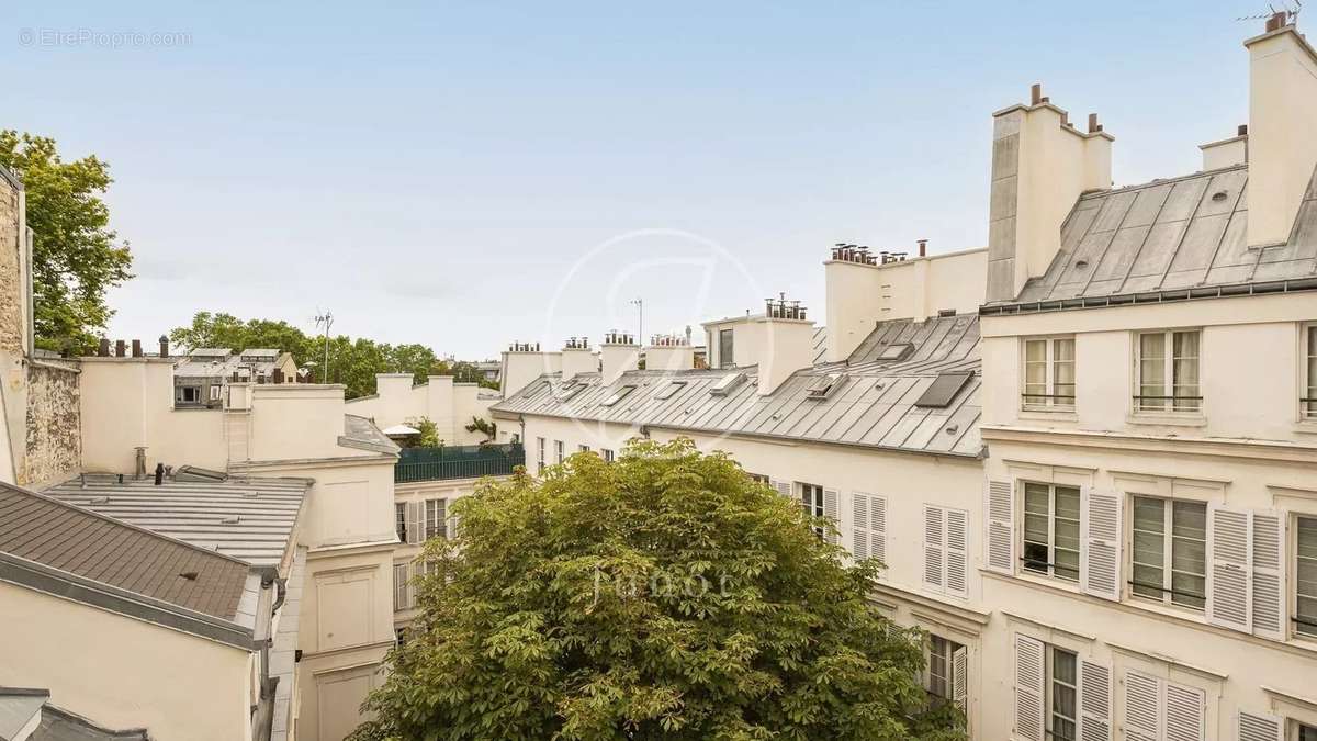 Appartement à PARIS-7E