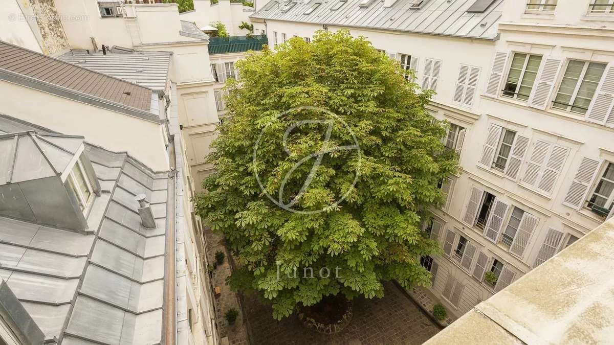 Appartement à PARIS-7E