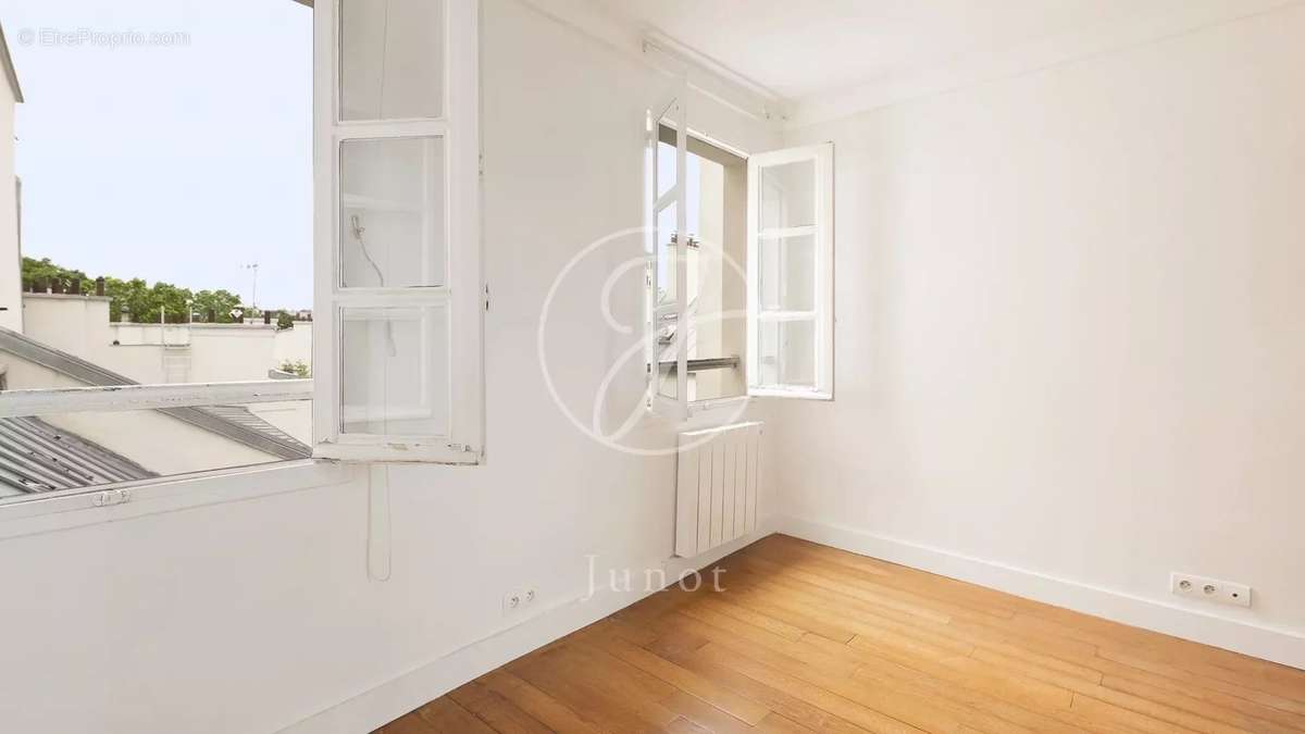 Appartement à PARIS-7E