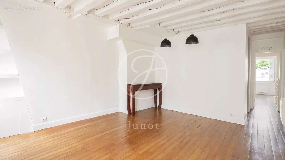 Appartement à PARIS-7E