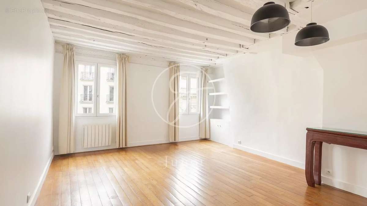 Appartement à PARIS-7E