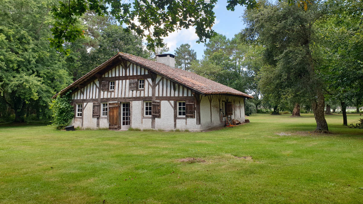 Maison à MEZOS