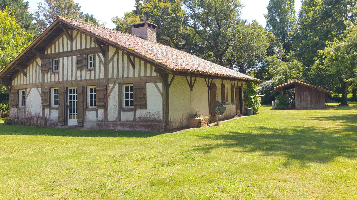 Maison à MEZOS