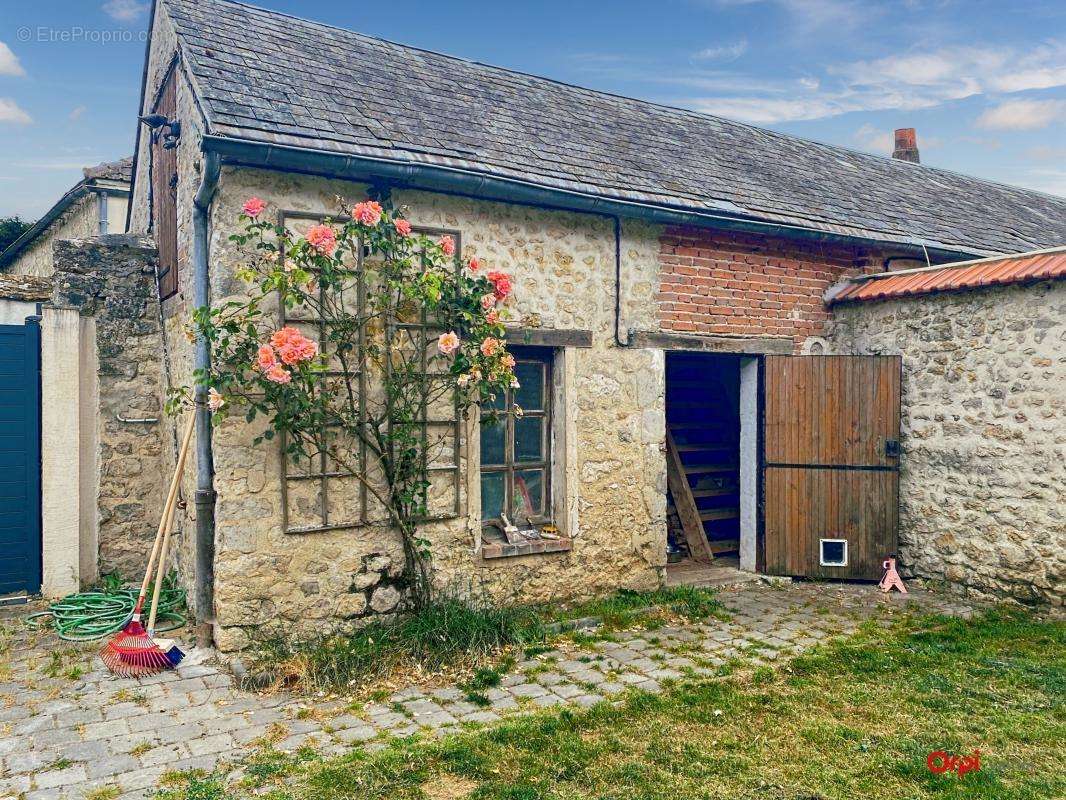 Maison à LOUVILLE-LA-CHENARD