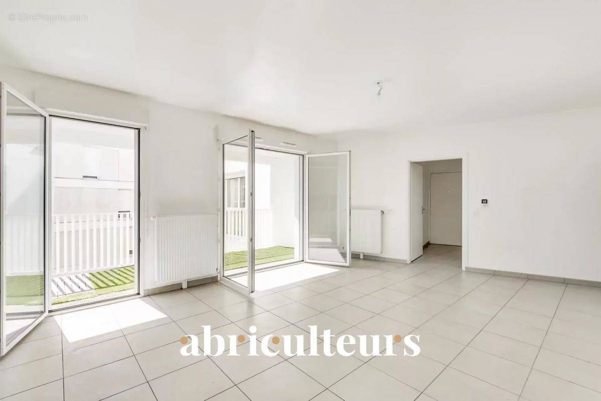 Appartement à AUBERVILLIERS