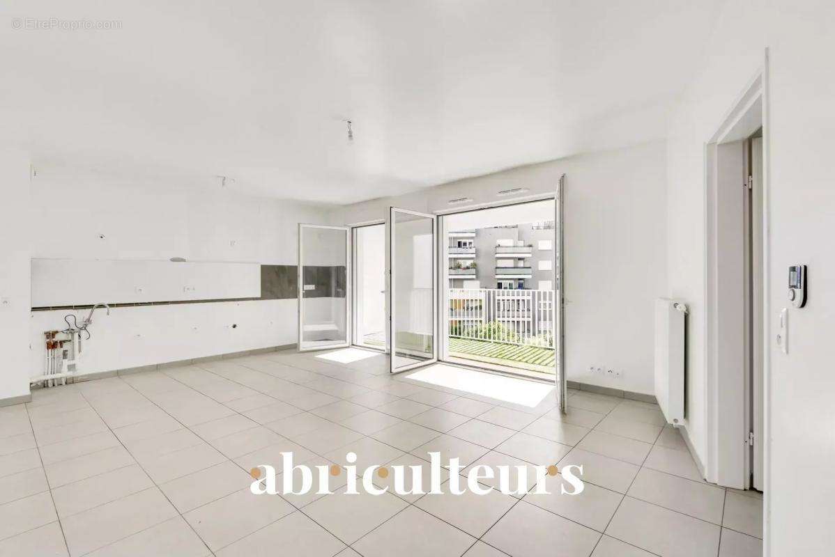 Appartement à AUBERVILLIERS