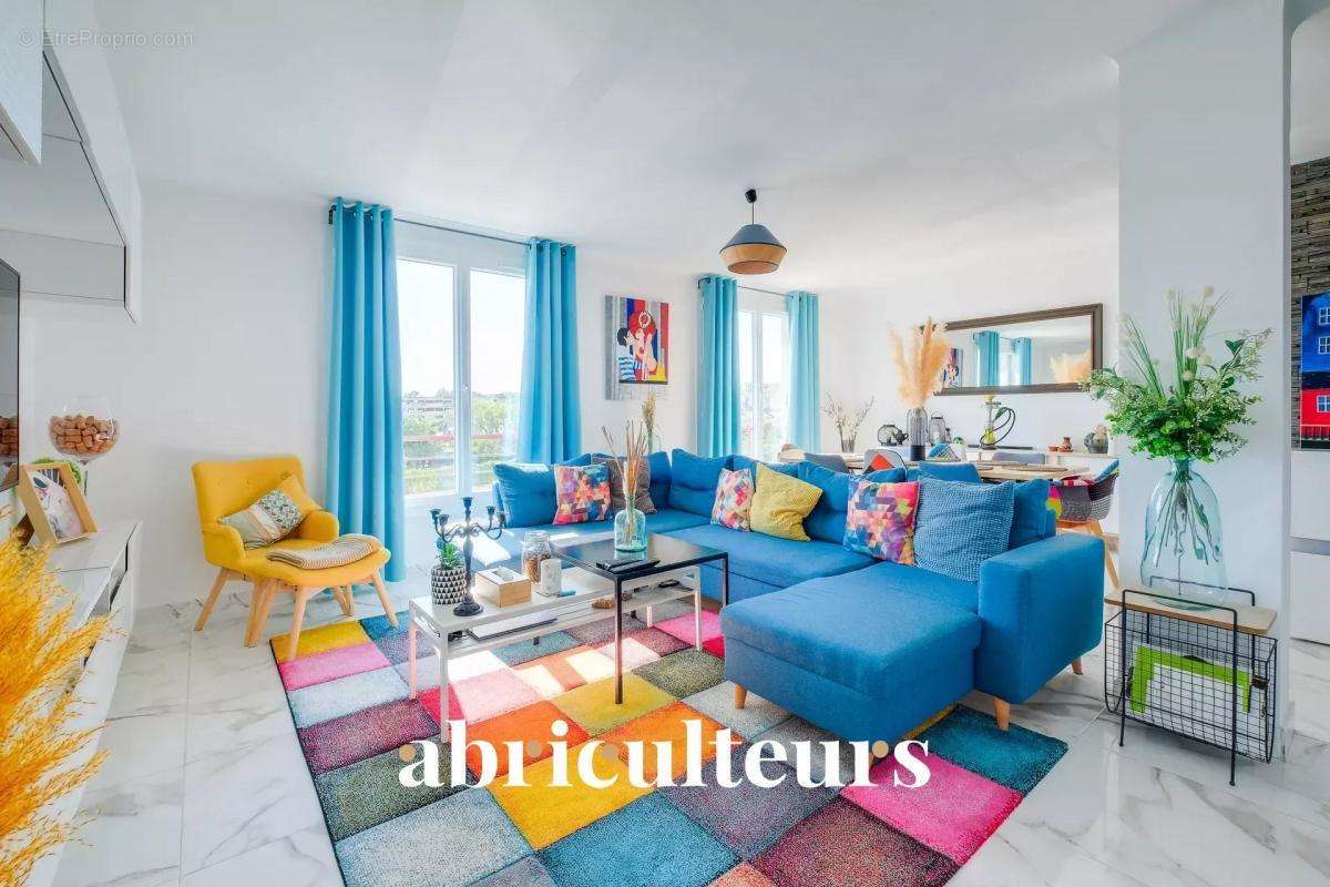 Appartement à MARSEILLE-4E