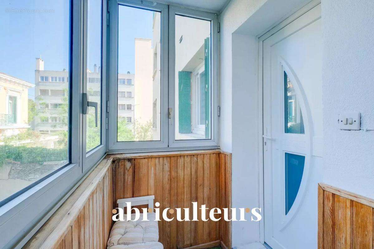 Appartement à MARSEILLE-4E