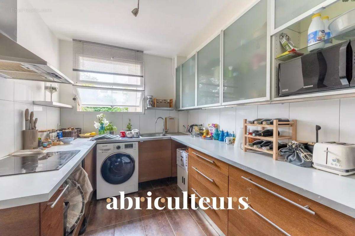 Appartement à NEUILLY-SUR-SEINE