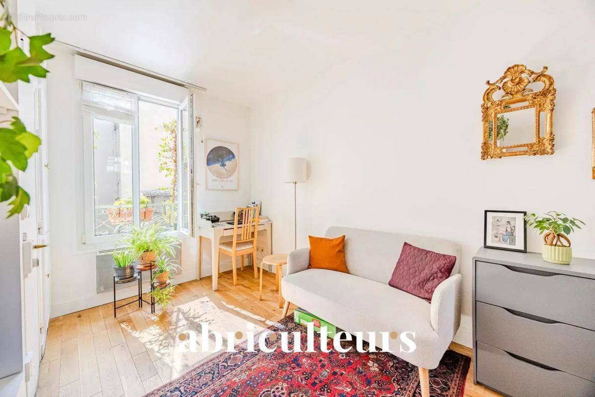 Appartement à NEUILLY-SUR-SEINE