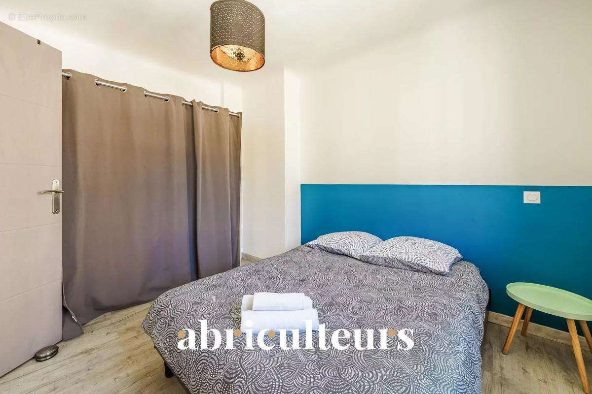 Appartement à MARSEILLE-3E