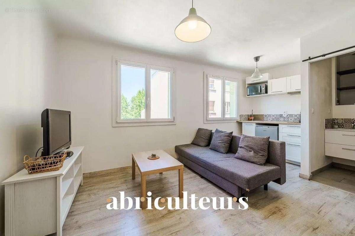 Appartement à MARSEILLE-3E