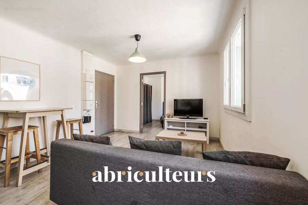 Appartement à MARSEILLE-3E