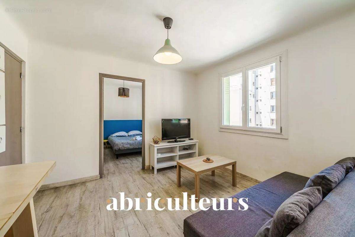 Appartement à MARSEILLE-3E