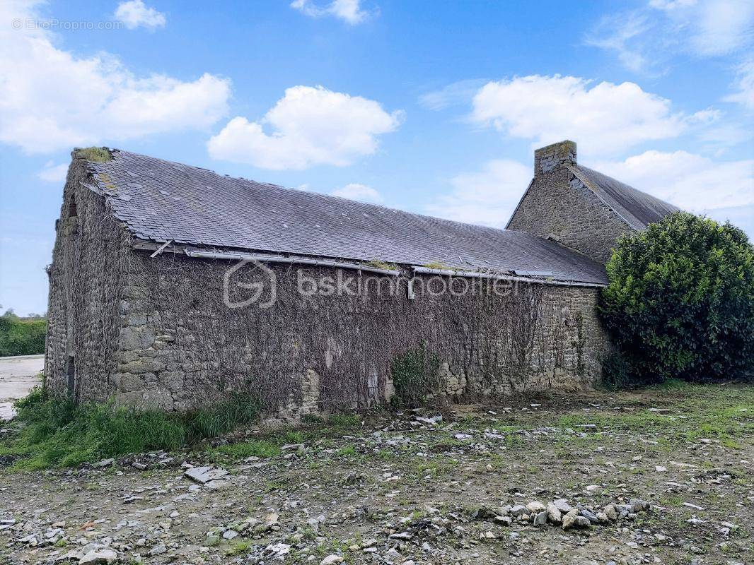 Maison à SAINT-GERMAIN-EN-COGLES