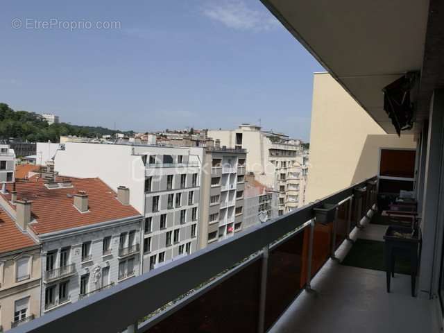 Appartement à SAINT-ETIENNE