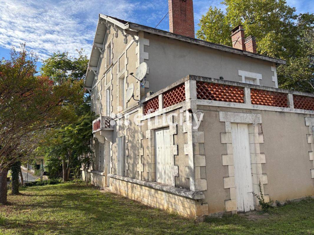 Maison à LE PIZOU