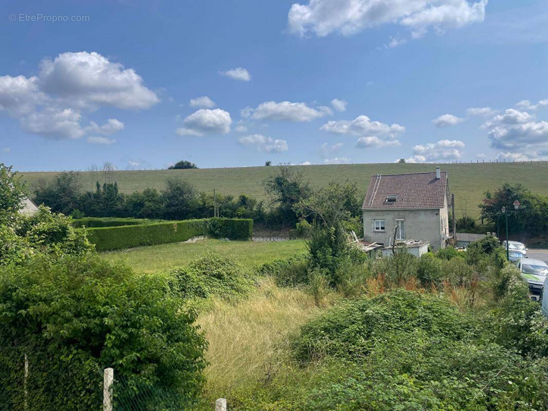 Terrain à GAILLON-SUR-MONTCIENT