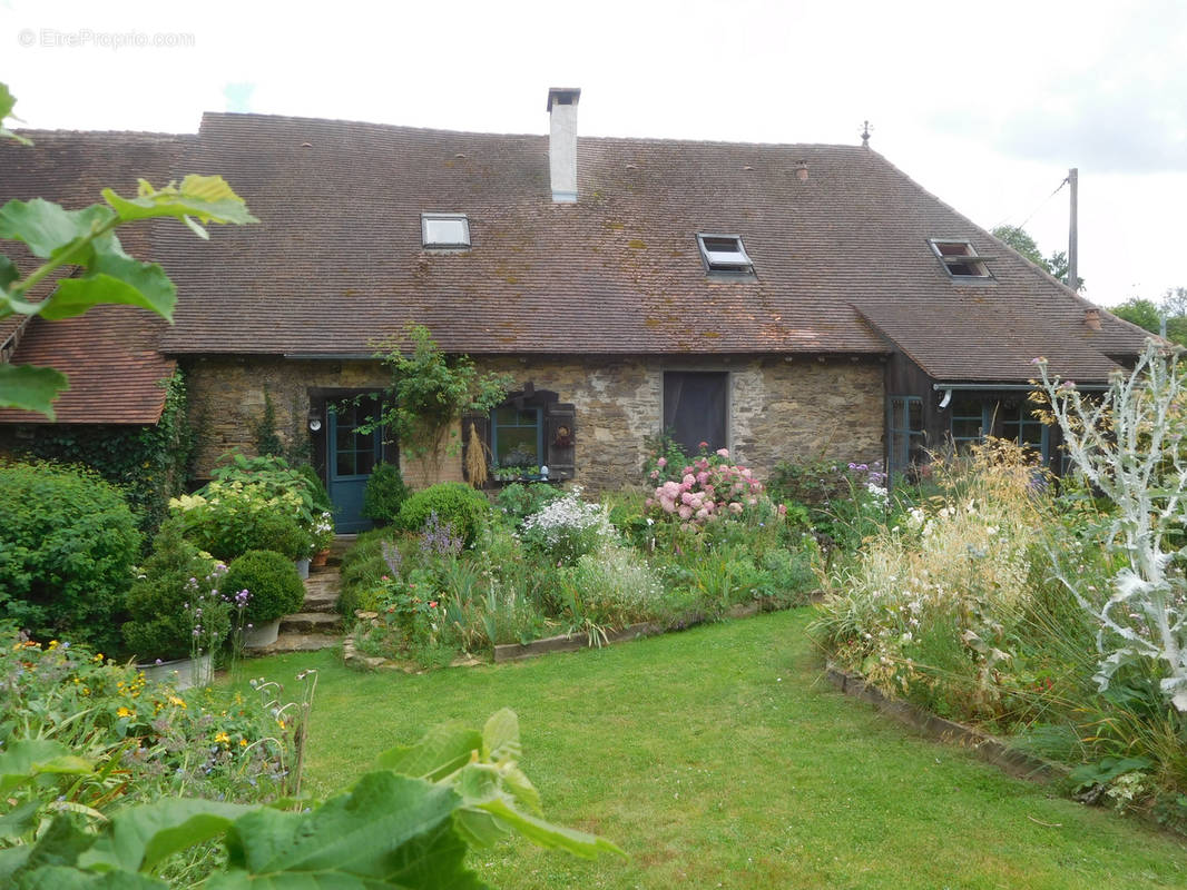 Maison à MEUZAC