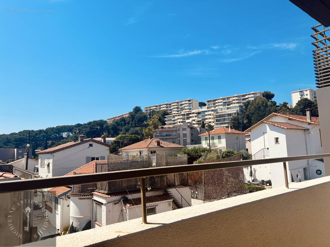 Appartement à SAINT-LAURENT-DU-VAR