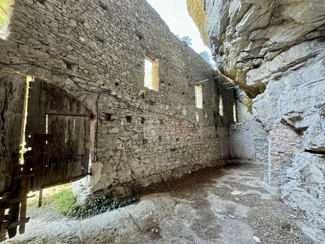 Maison à FONTAINE-DE-VAUCLUSE