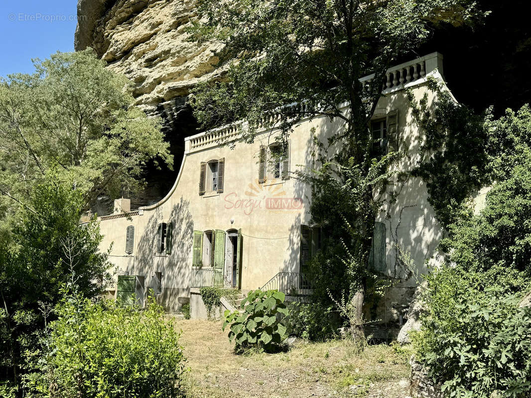 Maison à FONTAINE-DE-VAUCLUSE