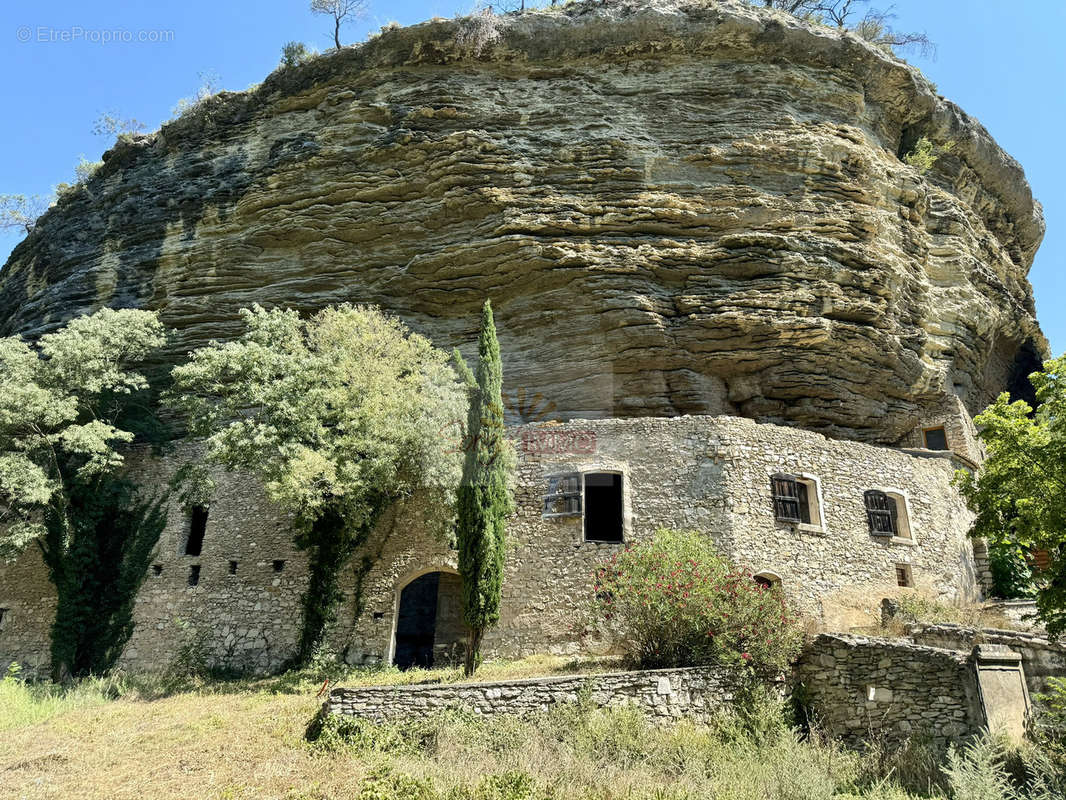 Maison à FONTAINE-DE-VAUCLUSE