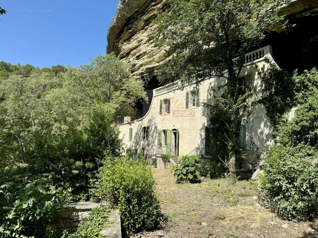 Maison à FONTAINE-DE-VAUCLUSE