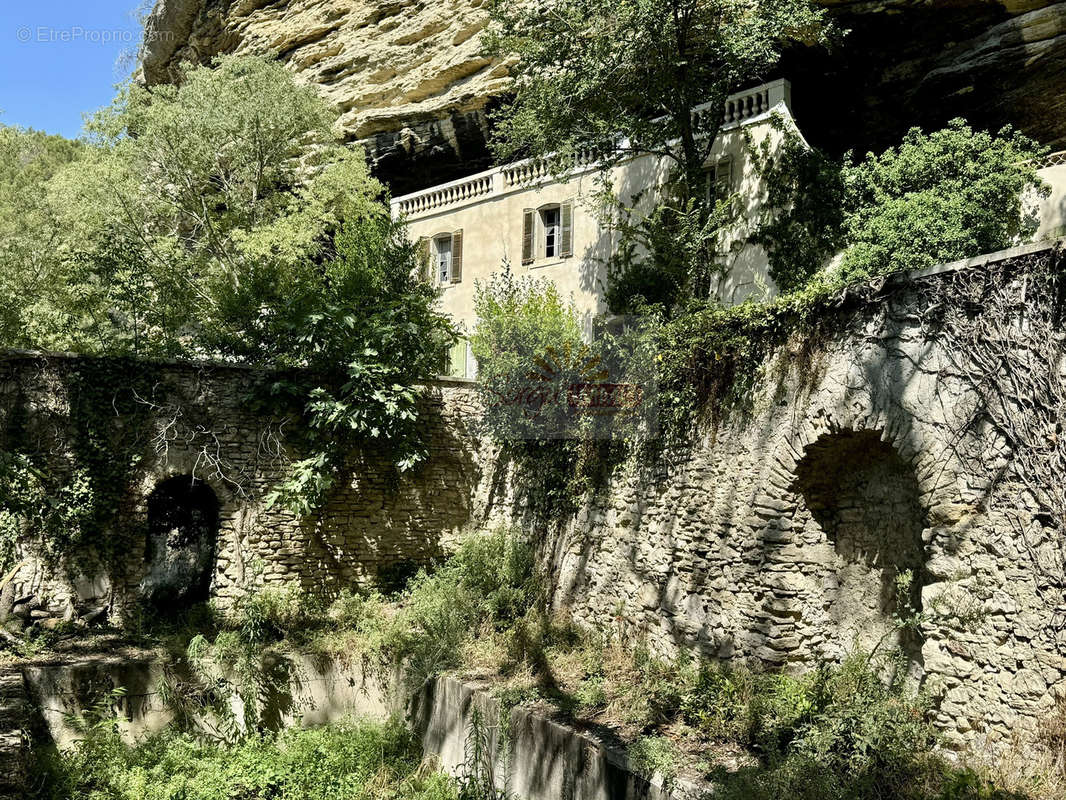 Maison à FONTAINE-DE-VAUCLUSE