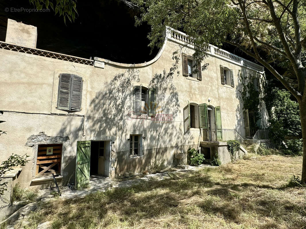 Maison à FONTAINE-DE-VAUCLUSE