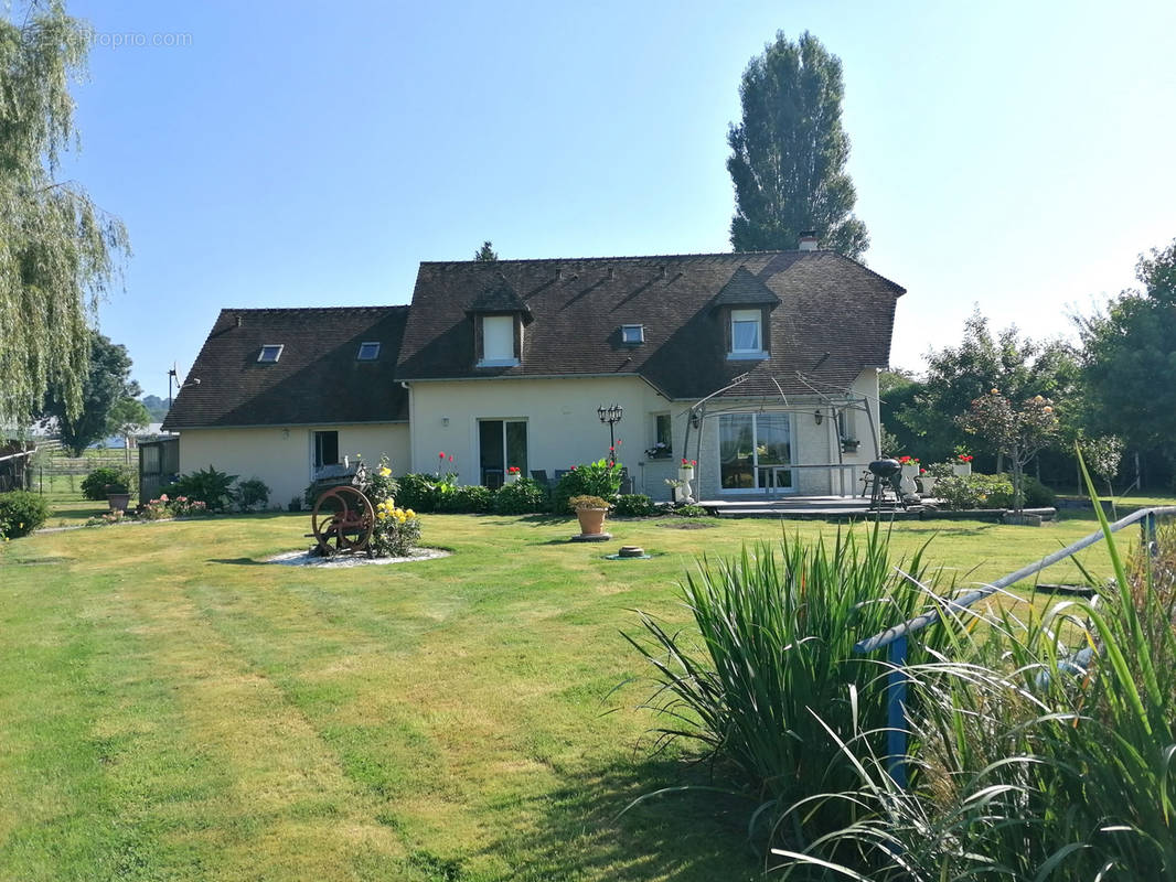 Maison à BONNEVILLE-SUR-TOUQUES