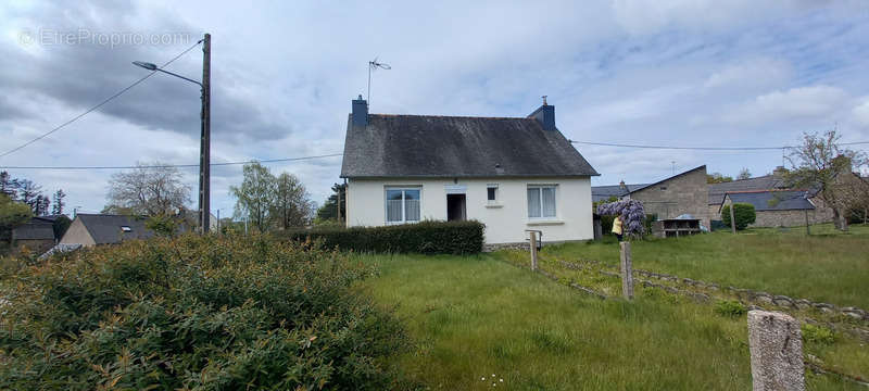 Maison à PLOUMAGOAR