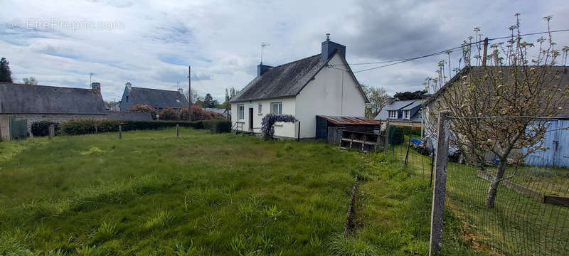 Maison à PLOUMAGOAR